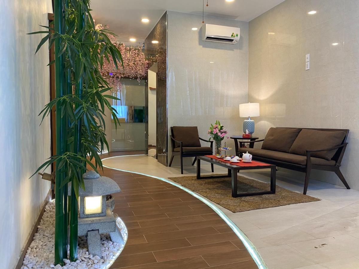 Phạm Vân Sakura Hotel Thuan An Extérieur photo