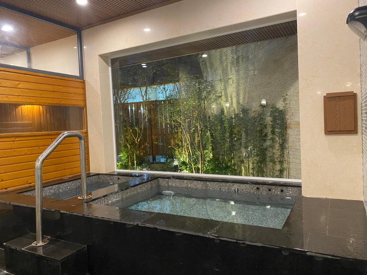 Phạm Vân Sakura Hotel Thuan An Extérieur photo